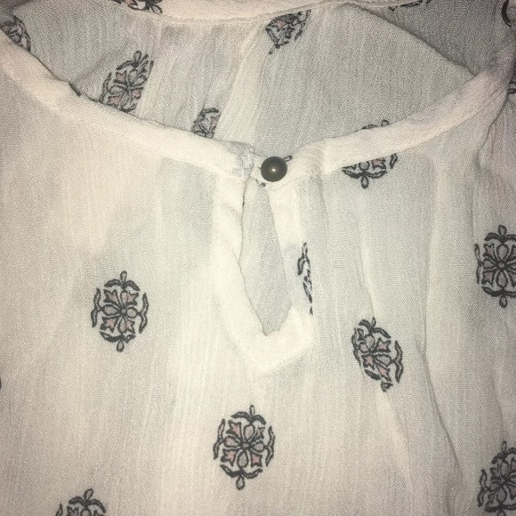 Flowy Cropped Tank - Picture 3 of 3